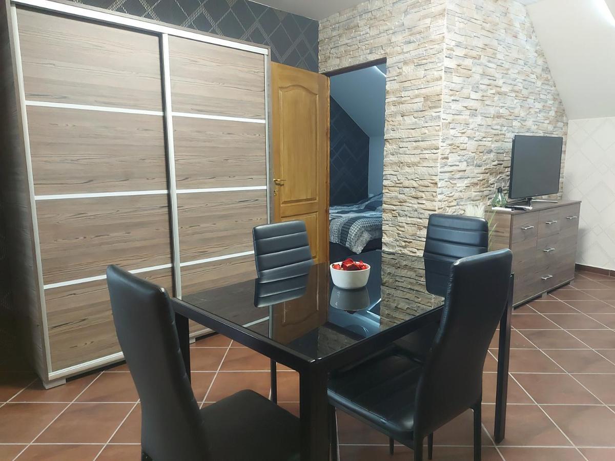 Anikó Szállás Baja Esterno foto